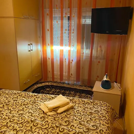 Piata Apartment *